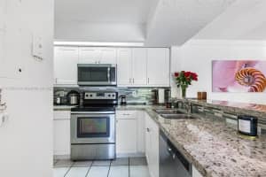 18830 NW 57th Ave APT 201, Hialeah, FL 33015, - MLS#A11756034