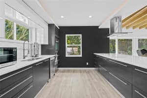 836 Sw 18th Ct, Fort Lauderdale