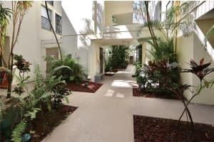 20350 W Country Club Dr 104-4, Aventura