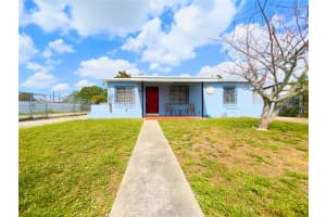 3595 Nw 98th St, Miami