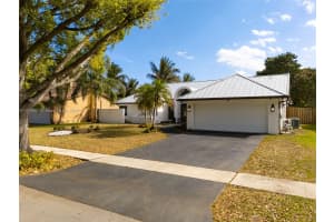 9820 NW 10th St, Plantation, FL 33322, Sold 04/25/25