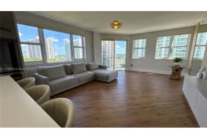 20000 E Country Club Dr 1016, Aventura