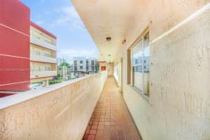 1627 NW 18th St APT 202, Miami, FL 33125, Sold 04/22/25