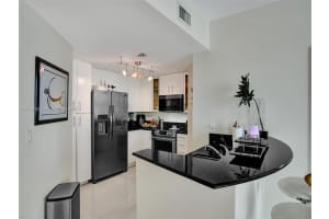 7900 Harbor Island Dr APT 510, North Bay Village, FL 33141, Sold 06/13/25