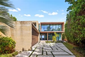 825 E Dilido Dr Miami, FL 33139 - Off Market