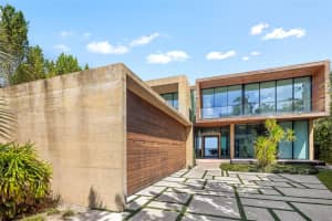 825 E Dilido Dr Miami, FL 33139 - Off Market