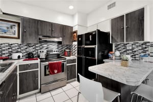 9821 SW 47th St, Miami, FL 33165, Sold 05/09/25