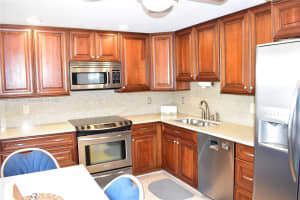3970 Oaks Clubhouse Dr APT 307, Pompano Beach, FL 33069, Sold 07/14/25