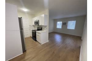 218 Santillane Ave #8, Coral Gables, FL 33134, - MLS#A11757105