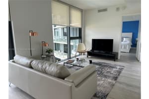 121 Ne 34th St 1915, Miami