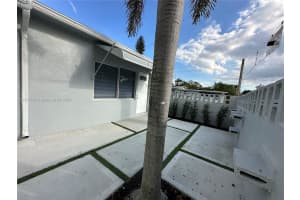 1300 NW 7th Ter, Fort Lauderdale, FL 33311 - MLS#A11757233
