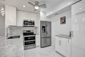 9850 NW 3 St # 4, Plantation, FL 33324, Sold 06/27/25