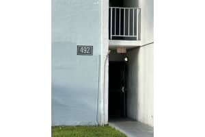 492 Nw 165th St Rd C-211, Miami