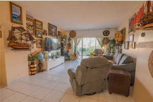 300 Bayview Dr 211, Sunny Isles Beach