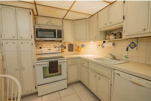 300 Bayview Dr APT 211, Sunny Isles Beach, FL 33160, - MLS#A11757430