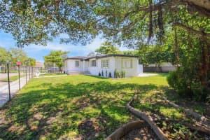 1400 NW 57th St, Miami, FL 33142, Sold 04/28/25