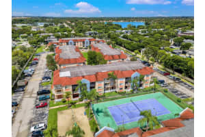 18860 NW 57th Ave APT 204, Hialeah, FL 33015, Sold 04/28/25