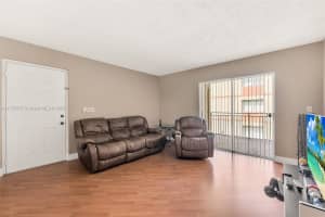 18860 NW 57th Ave APT 204, Hialeah, FL 33015, Sold 04/28/25