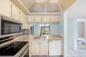 10332 Sunrise Lakes Blvd, Sunrise, FL 33322, Sold 05/21/25