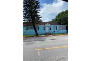2158 Nw 32nd St, Miami