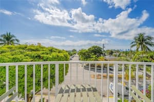 1555 S Treasure Dr, North Bay Village, FL 33141, Sold 05/05/25