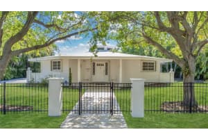 6320 Sw 144th St, Coral Gables