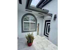 15551 SW 14th St, Miami, FL 33194, Sold 06/13/25