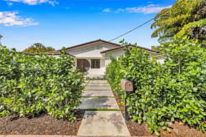 1323 Cleveland Rd Miami Beach, FL 33141 - MLS#A11758006