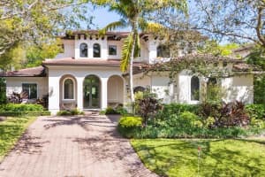 11407 Four Fillies Rd, Pinecrest