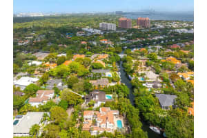7233 Los Pinos Blvd, Coral Gables, FL 33143, Sold 05/01/25