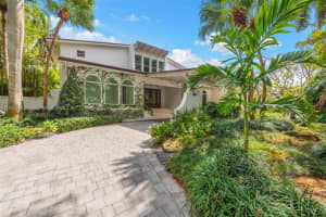7233 Los Pinos Blvd, Coral Gables, FL 33143, Sold 05/01/25