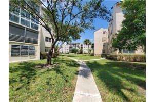 2821 Somerset Dr 209, Lauderdale Lakes