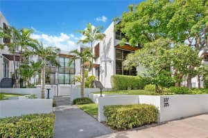 227 E Enid Dr #43, Key Biscayne, FL 33149, Sold 05/06/25