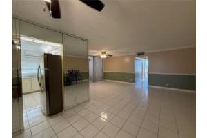 920 Ne 199th St 4j, Miami