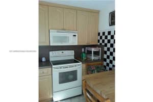 7987 NW 7th St D10, Miami, FL 33126, Sold 09/22/25