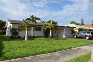 814 NE 4th St, Hallandale Beach, FL 33009, - MLS#A11758590