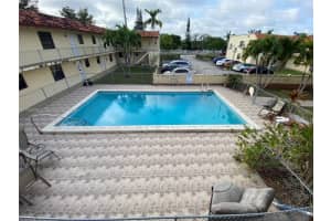 8701 Sw 12th St 26, Miami