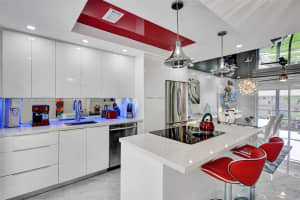 2600 Diana Dr 320, Hallandale Beach