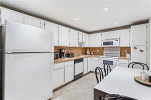 3800 Oaks Clubhouse Dr APT 307, Pompano Beach, FL 33069, - MLS#A11758862