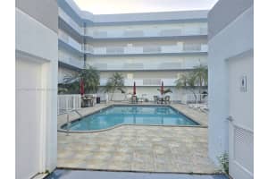 8261 NW 8th St APT 122, Miami, FL 33126, - MLS#A11758975