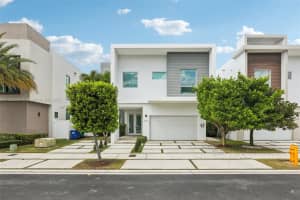 10445 NW 68th Terrace, Doral, FL 33178, - MLS#A11759047