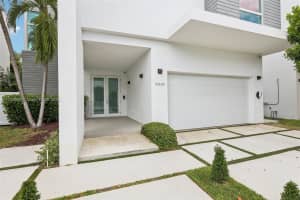 10445 NW 68th Terrace, Doral, FL 33178, - MLS#A11759047