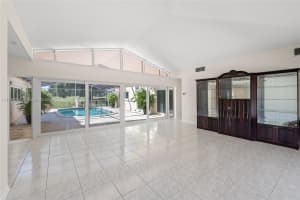 19220 S St Andrews Dr, Hialeah, FL 33015, Sold 06/20/25