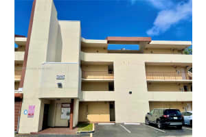 8850 Fontainebleau Blvd APT 404, Miami, FL 33172, Sold 10/31/25