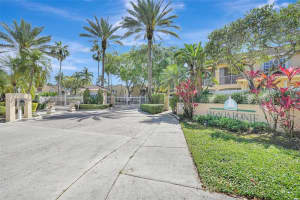 14631 Balgowan Rd Apt 203-10, Miami Lakes, FL 33016, Sold 06/30/25