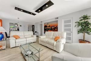 9481 Sunrise Lakes Blvd 210, Sunrise