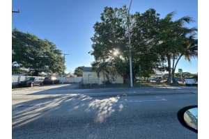 141 SE 8th Ave, Hialeah, FL 33010, Sold 07/16/25