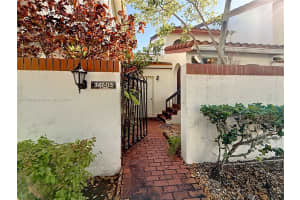 347 Ives Dairy Rd # E347-3, Miami, FL 33179, Sold 05/13/25