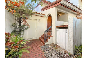 347 Ives Dairy Rd # E347-3, Miami, FL 33179, Sold 05/13/25
