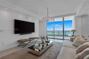 900 Biscayne Bay, 900 Biscayne Blvd APT 5009, Miami, FL 33132, Sold 05/05/25